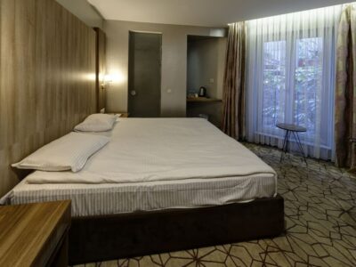 _KP12987_8_9_Natural